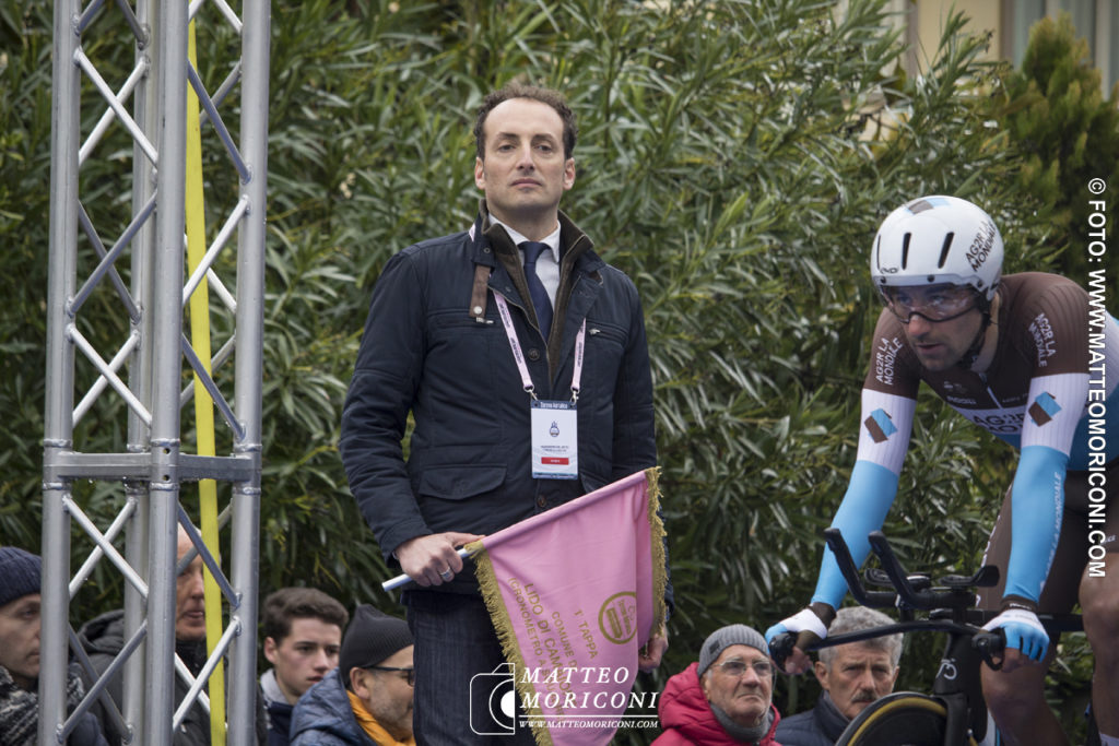 Tirreno - Adriatico 2019: Il Via della Prima Tappa a Lido di Camaiore, dato dal sindaco di Camaiore Alessandro del Dotto - 13 Marzo 2019